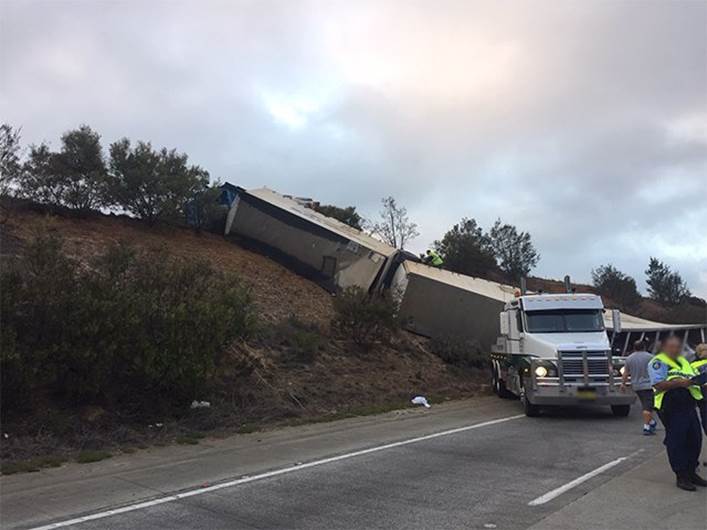 B-triple Closes The Hume Highway In The Southern Highlands