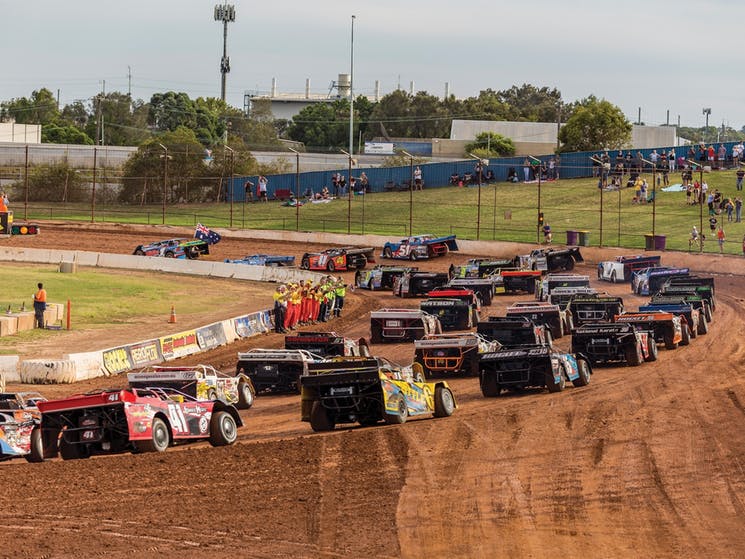 Speedway fans upset at the forced acquisition of Sydney Speedway – 2GB