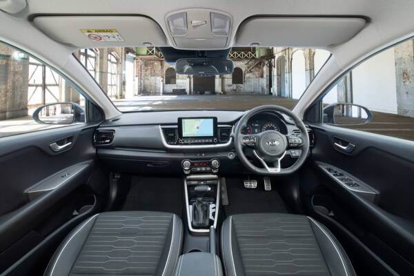 M21-Kia-Stonic-GT-Line-interior