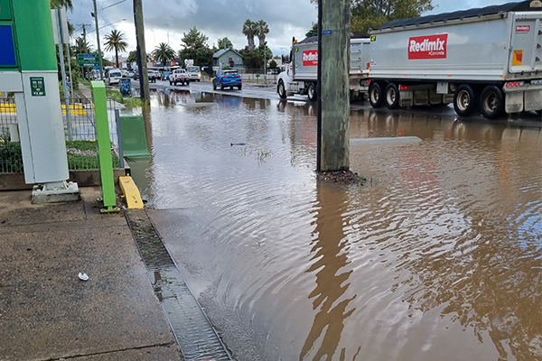 Article image for Flash-flooding at Tamworth