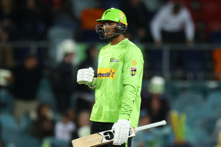 Gurinder Sandhu the hero for Sydney Thunder in thrilling Big Bash opener