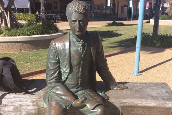 Article image for Edmund Barton statue to remain following pushback from David Elliott