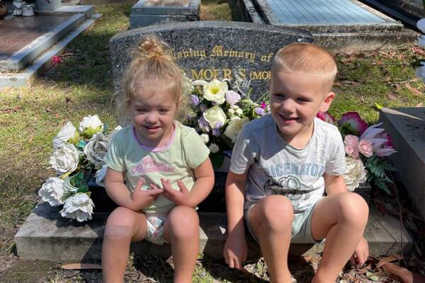 image-ray's_grankids_visit_grave_2