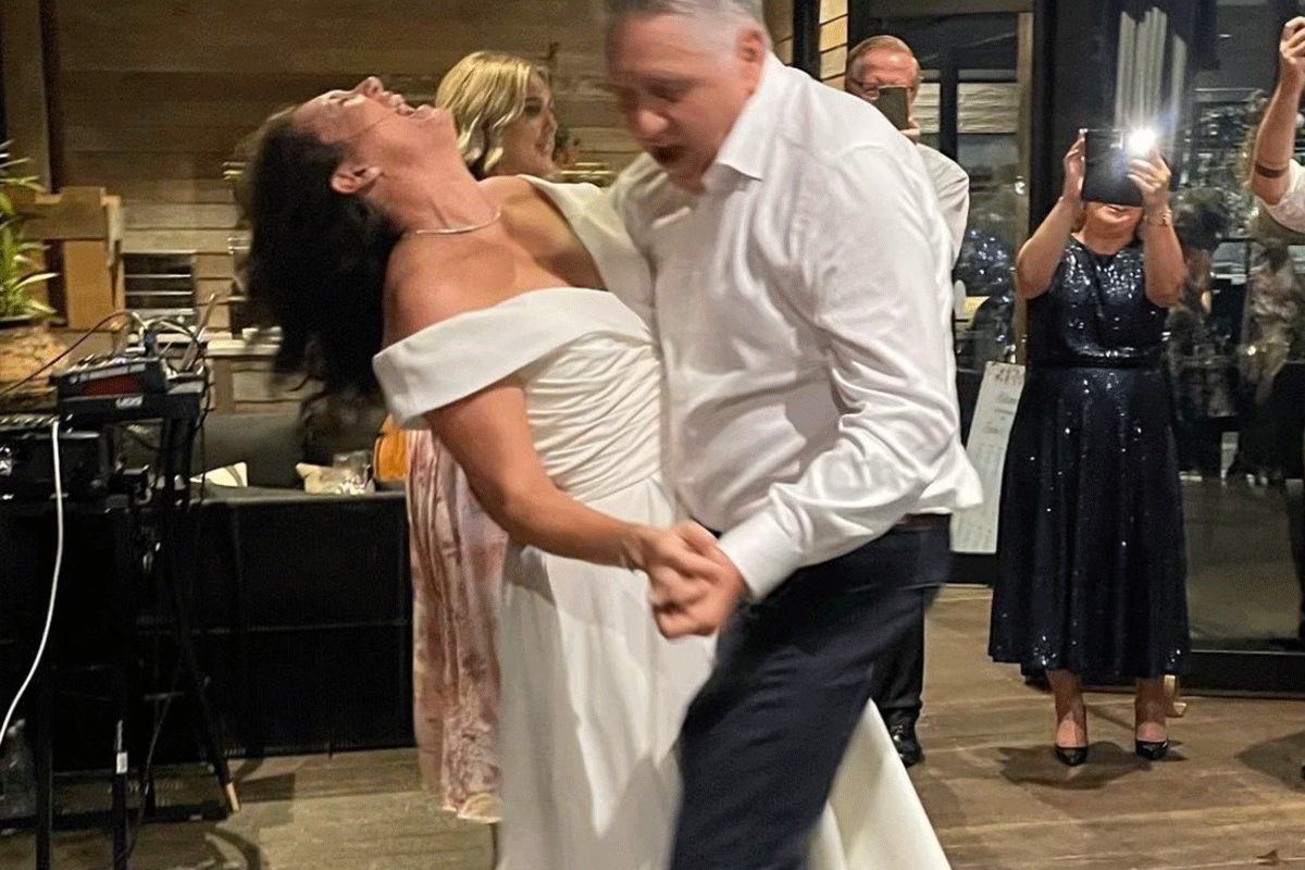 Article image for ‘Who said it wouldn’t last?’ Ray’s wife surprises him with epic wedding photo