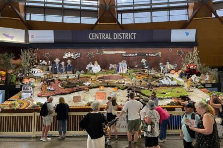 Central District exhibit wins best display at Royal Easter Show!