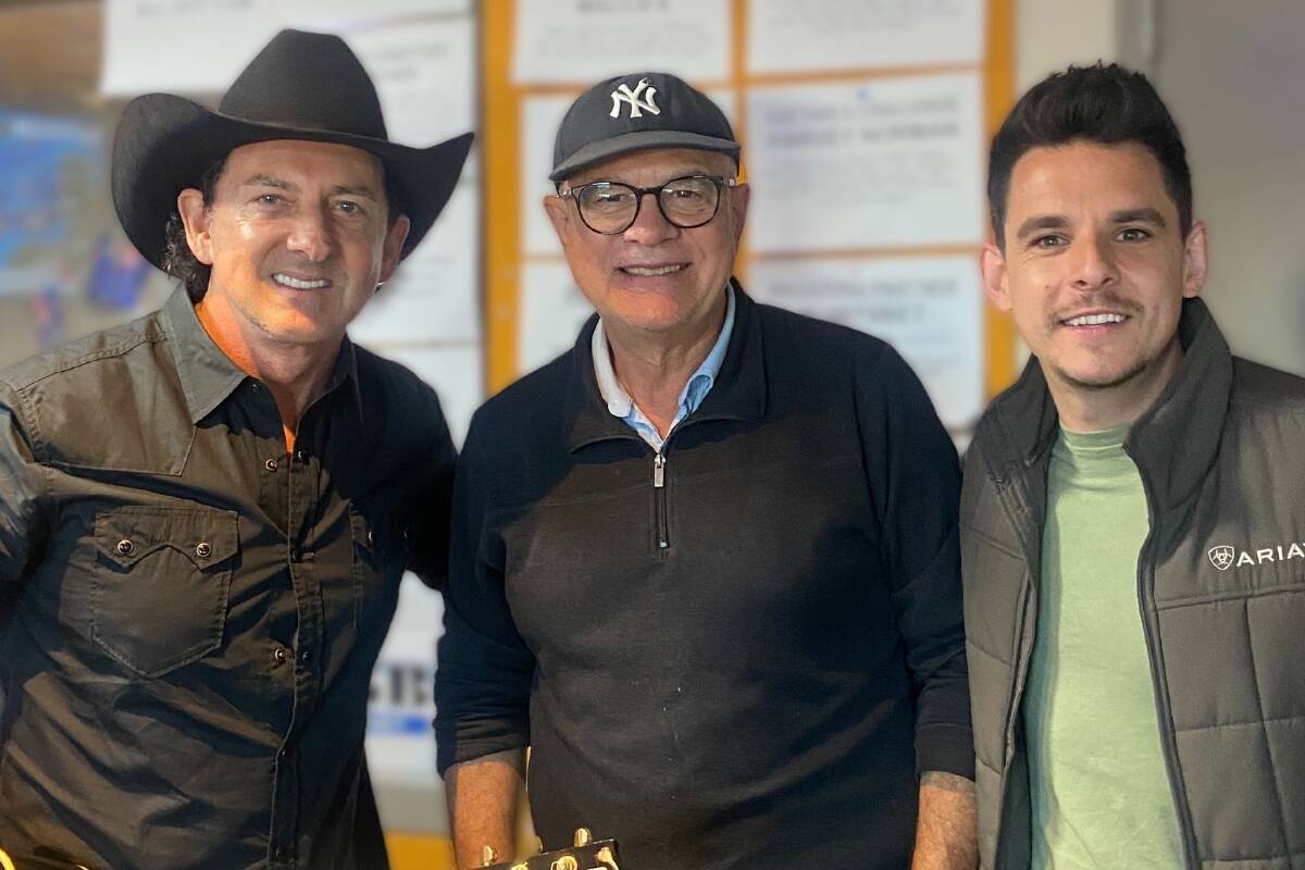 Article image for Aussie country music icons Lee Kernaghan & James Johnston join John Stanley in studio