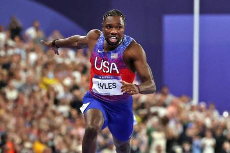 How Noah Lyles felt crossing the finish line in epic 100 metre final