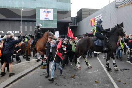 Breaking – Chaos erupts as protesters clash with police