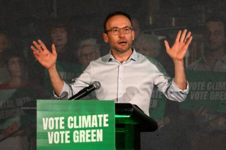 ‘Fruit loop’ – Greens leader Adam Bandt wants to control the RBA