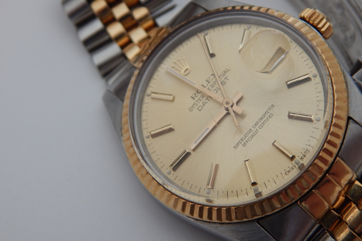 Article image for ‘Diamonds and Rolexes’ – Fraudsters luxury items up for sale