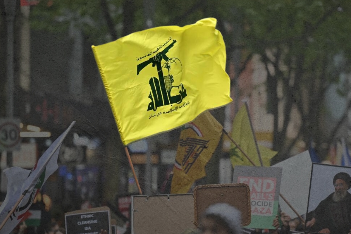 Article image for ‘Jail them’ – Pressure builds on protesters flying terror flags