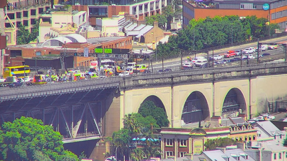 Article image for Two dead and more injured after multi-vehicle crash on Sydney Harbour Bridge