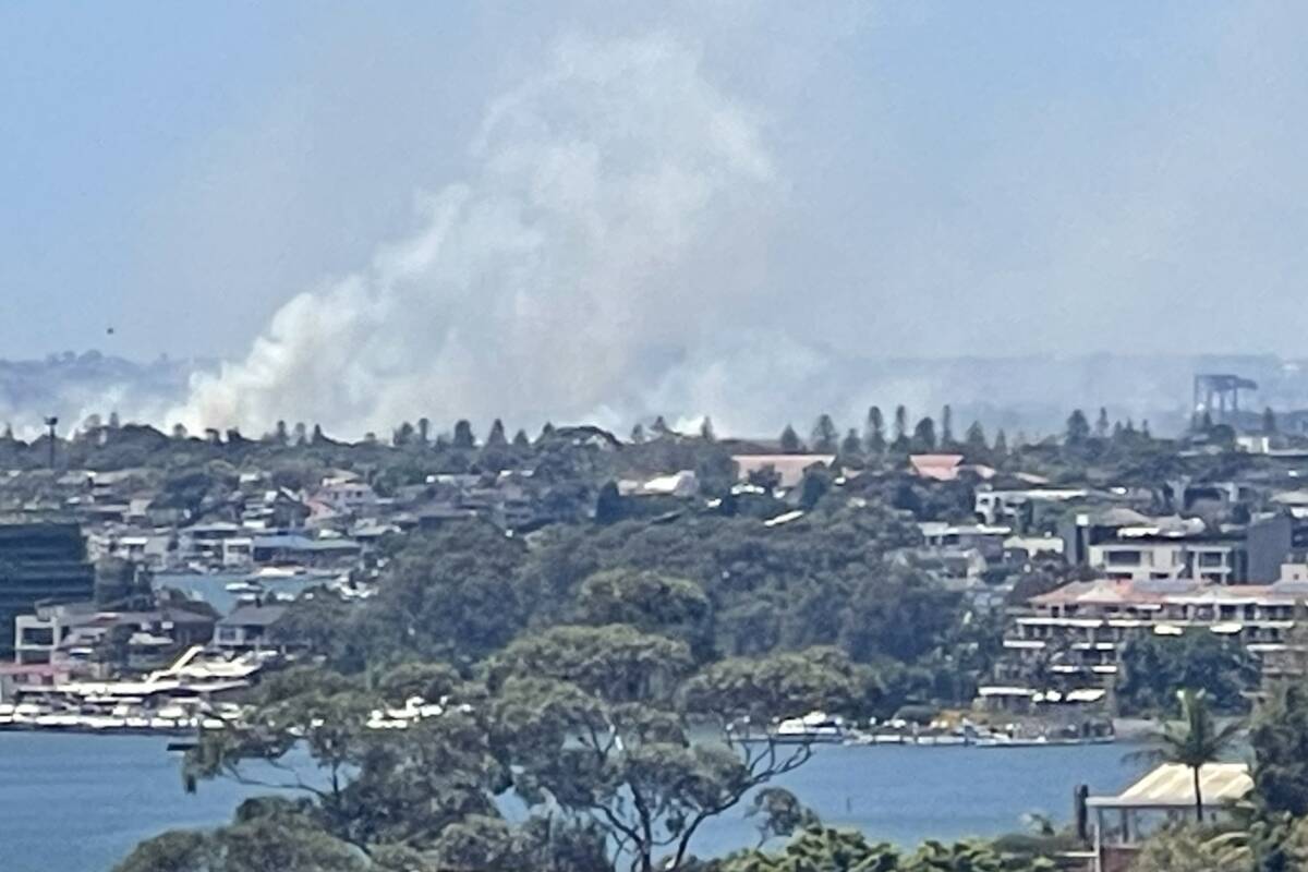 Article image for Exclusive: Fire breaks out at Sydney Airport after Qantas flight bound for Brisbane suffers contained engine failure